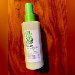 Briogeo Superfoods 3-in-1 leave-in spray